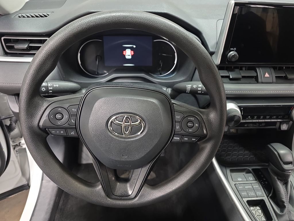 Used 2024 Toyota RAV4 LE image 17