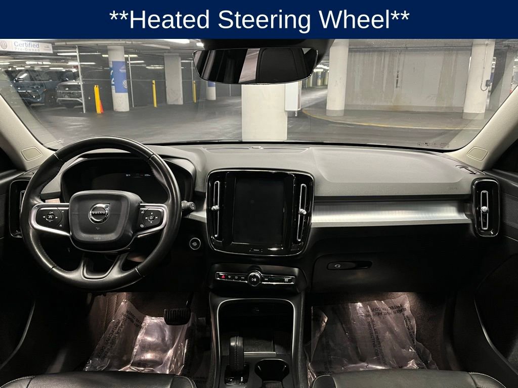 Used 2020 Volvo XC40 T5 Momentum image 7