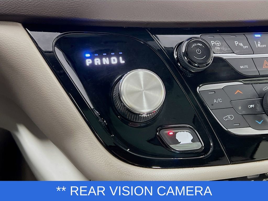 Used 2019 Chrysler Pacifica Touring-L w/ Advanced Safetytec Group image 18