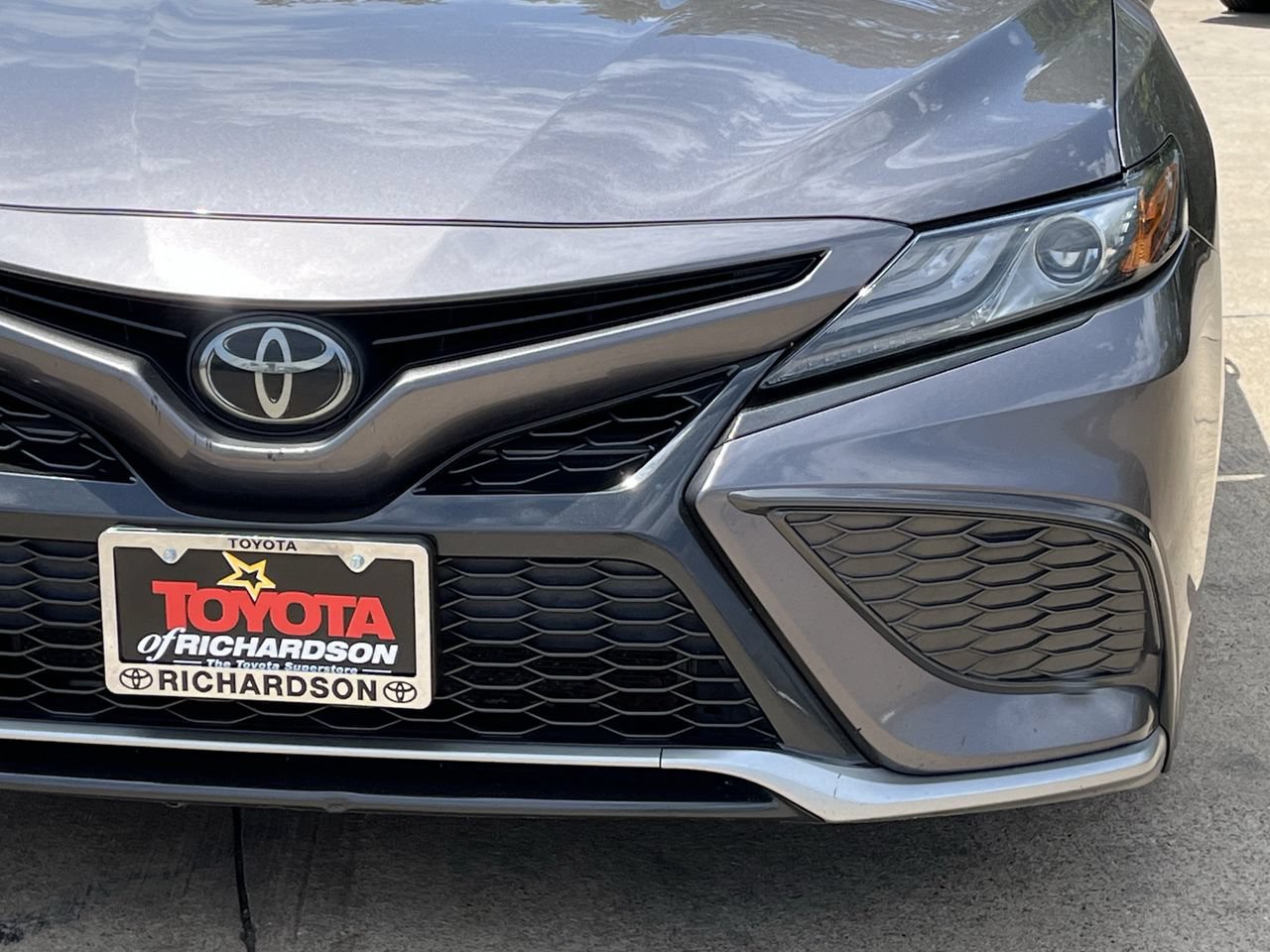Used 2021 Toyota Camry XSE FWD image 8
