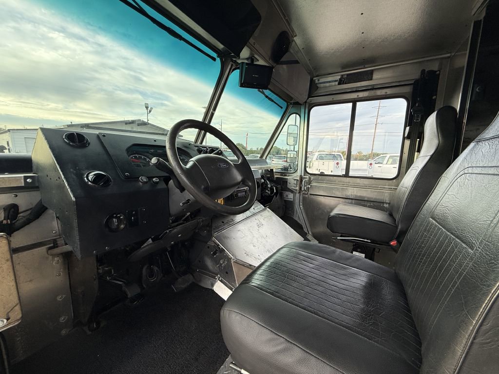 Used 2017 Ford E-350 and Econoline 350 Super Duty w/ A/C Prep Package image 11