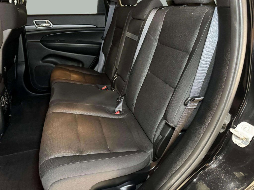 Used 2020 Jeep Grand Cherokee Laredo image 23