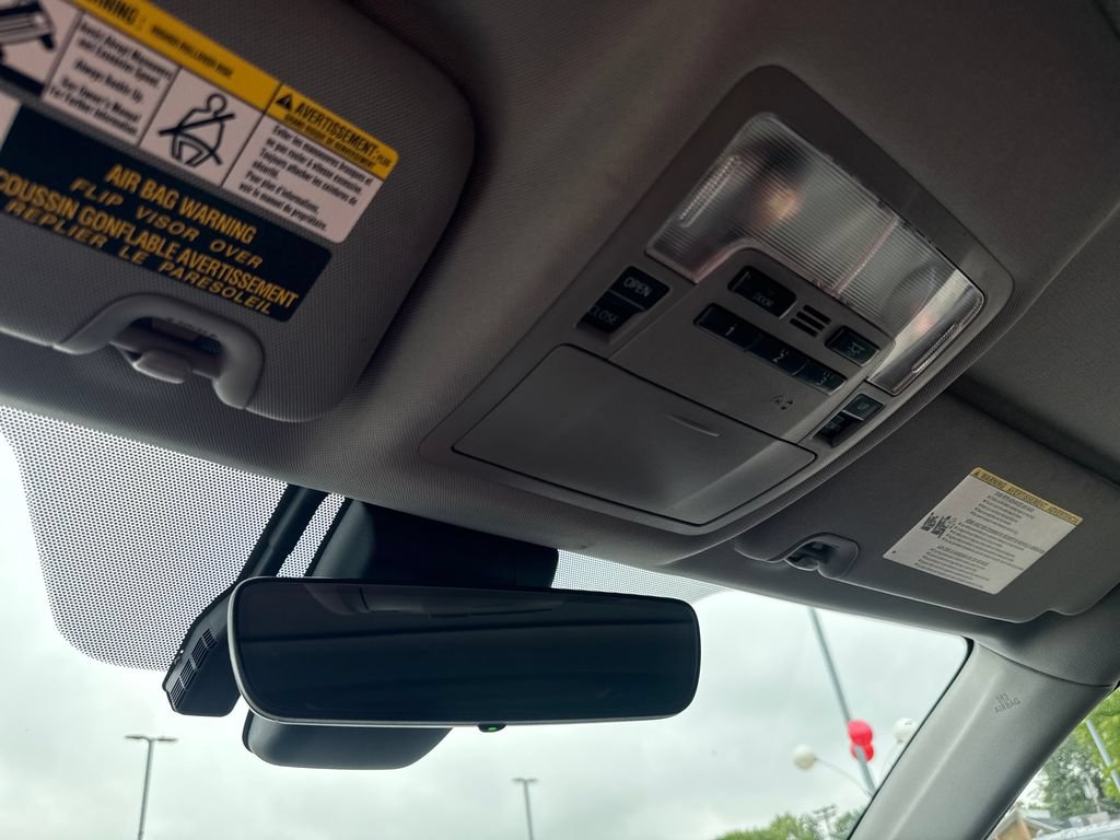 Used 2019 Toyota Highlander Limited AWD/4WD image 32