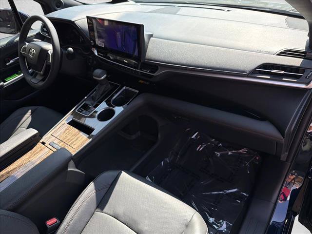 New 2026 Toyota Sienna Platinum AWD/4WD image 26