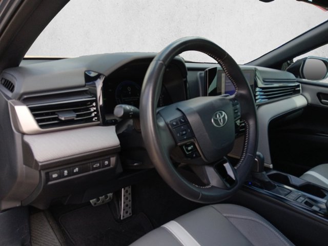 Used 2025 Toyota Camry SE w/ Convenience Package FWD image 10