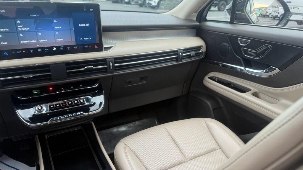 Used 2023 Lincoln Corsair AWD w/ Equipment Group 101A image 37