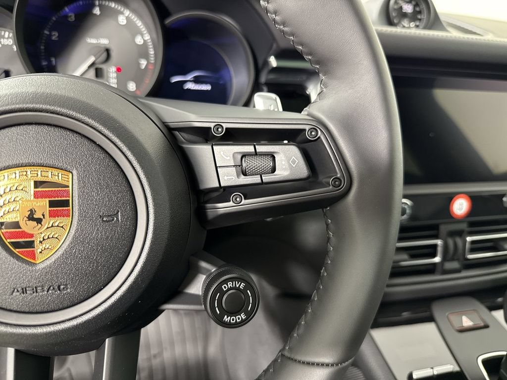 New 2026 Porsche Macan AWD/4WD image 38