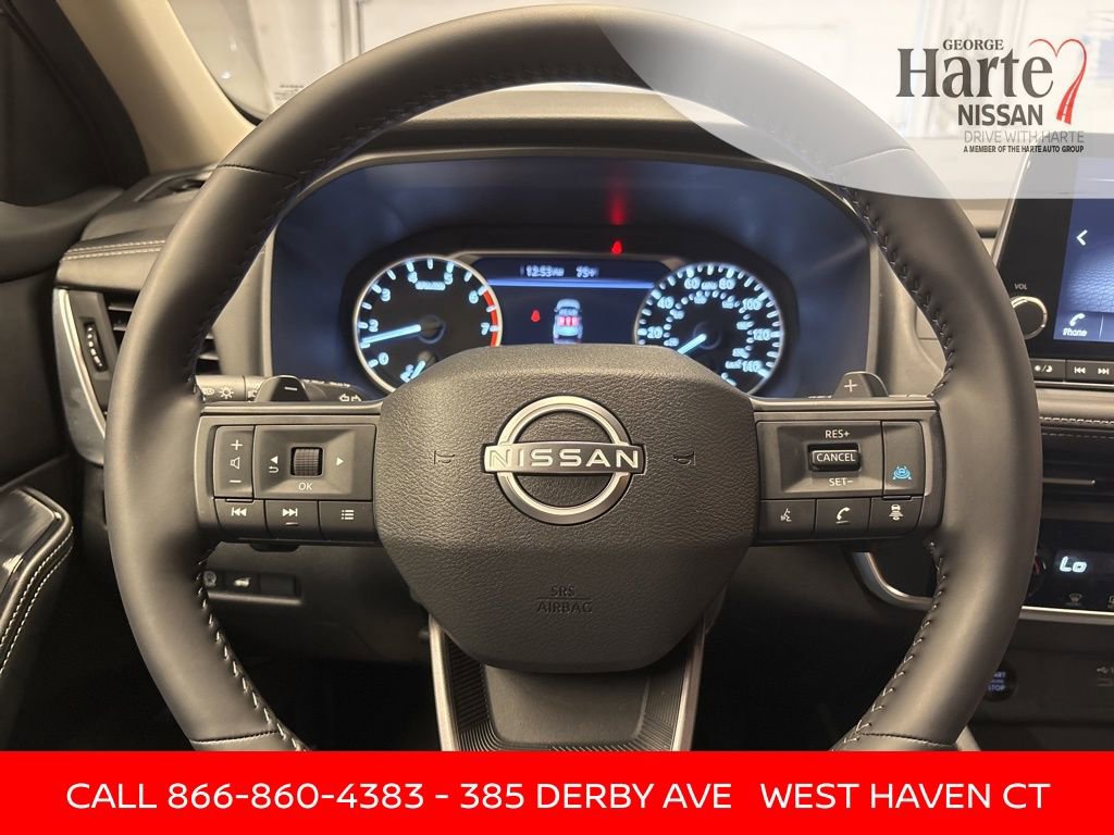 Certified 2025 Nissan Rogue SV image 15