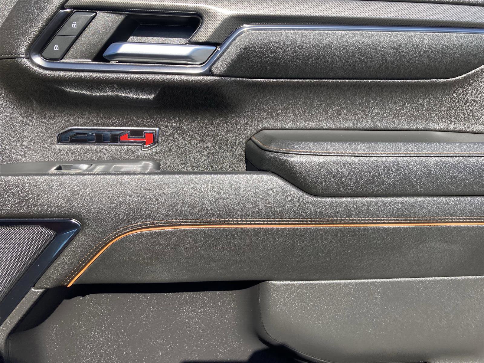 Used 2024 GMC Sierra 1500 AT4 w/ Technology Package image 33