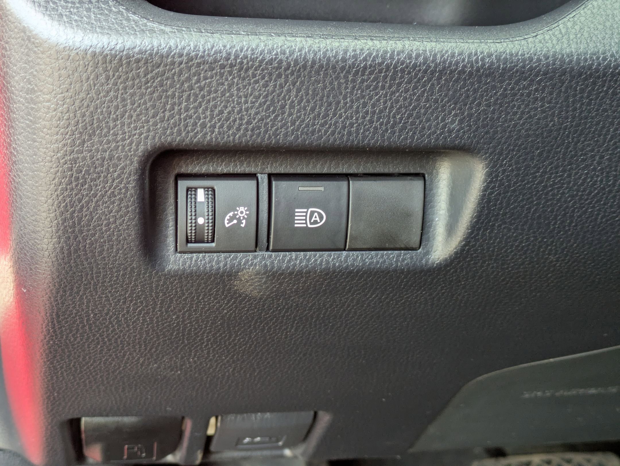 Used 2023 Toyota RAV4 LE AWD/4WD image 14