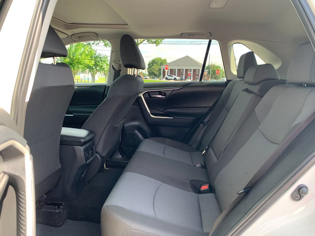 Used 2025 Toyota RAV4 XLE w/ Convenience Package FWD image 24