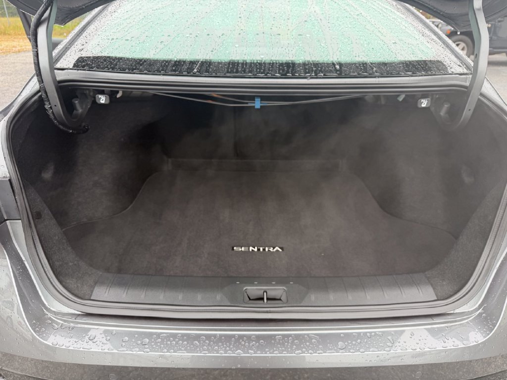 Used 2026 Nissan Sentra SR w/ SR Premium Package FWD image 24