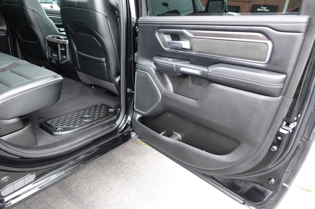 Used 2025 RAM 1500 Laramie w/ Sport Appearance Package AWD/4WD image 31