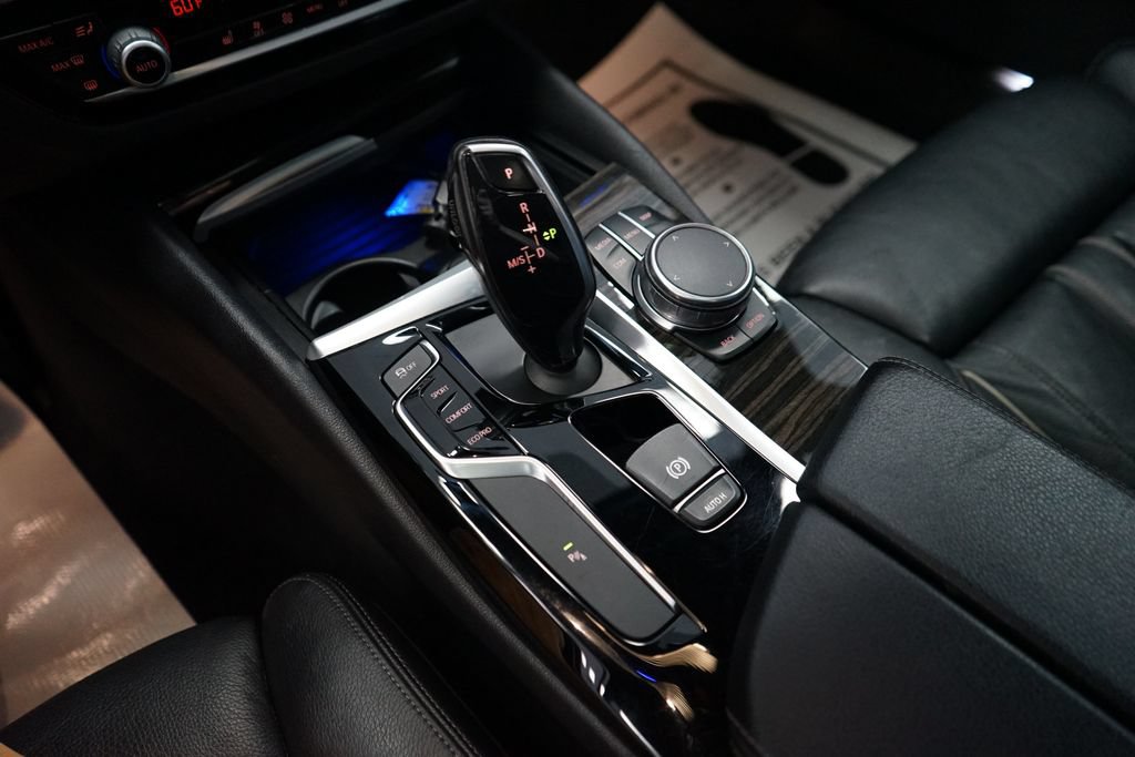 Used 2018 BMW 530i xDrive AWD/4WD image 40