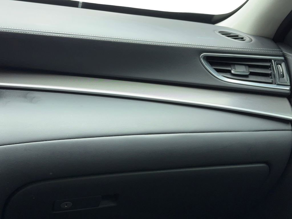 Used 2023 INFINITI QX50 Luxe image 17