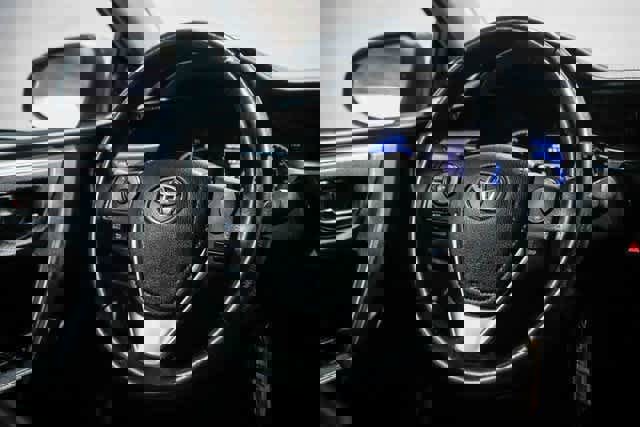 Used 2015 Toyota Corolla S image 14