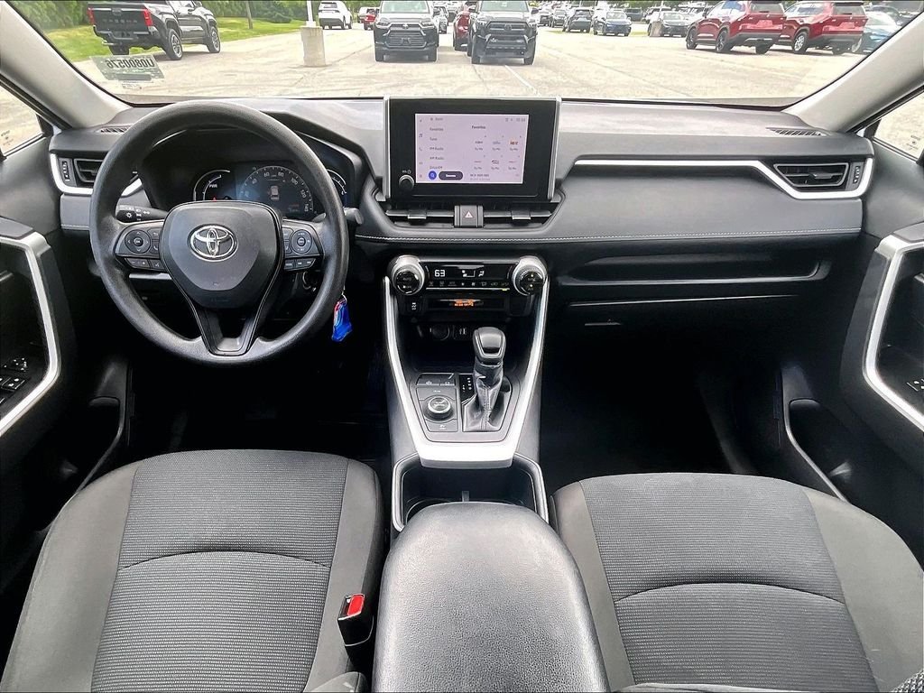 Used 2025 Toyota RAV4 LE AWD/4WD image 21