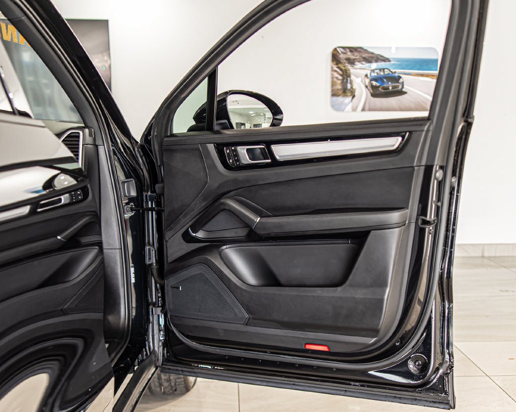 Used 2022 Porsche Cayenne S AWD/4WD image 44