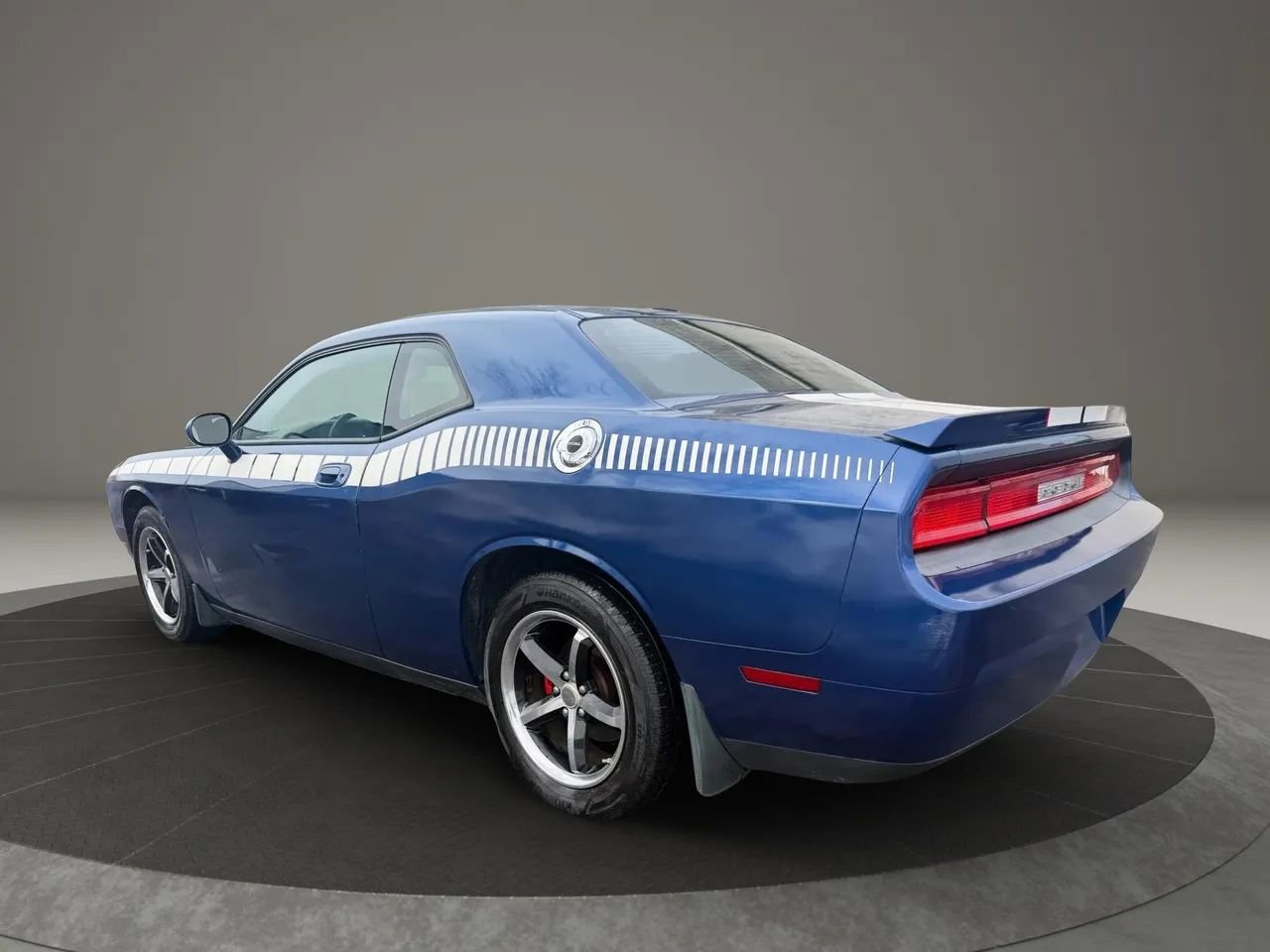 Used 2010 Dodge Challenger SE image 7