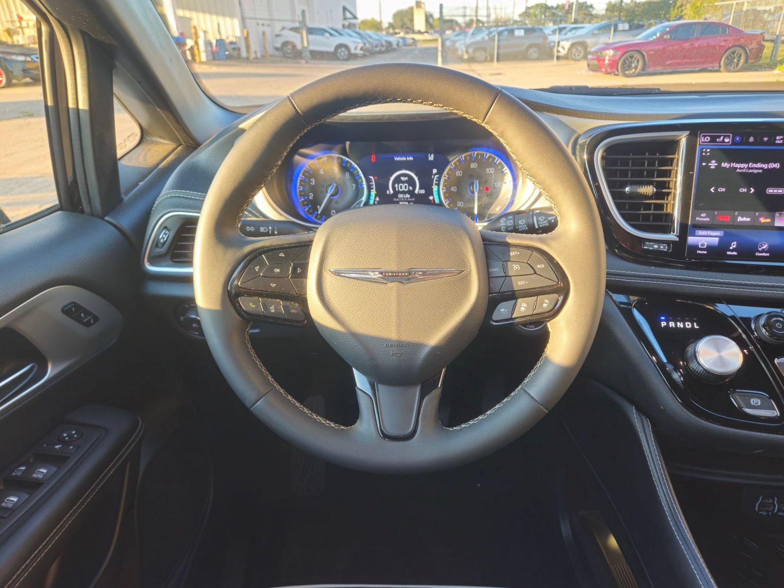Used 2025 Chrysler Pacifica Limited FWD image 14