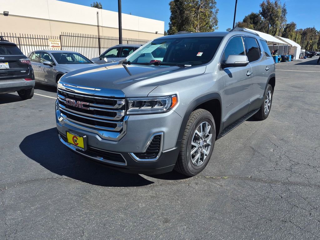 Used 2023 GMC Acadia SLE w/ Driver Convenience Package image 3