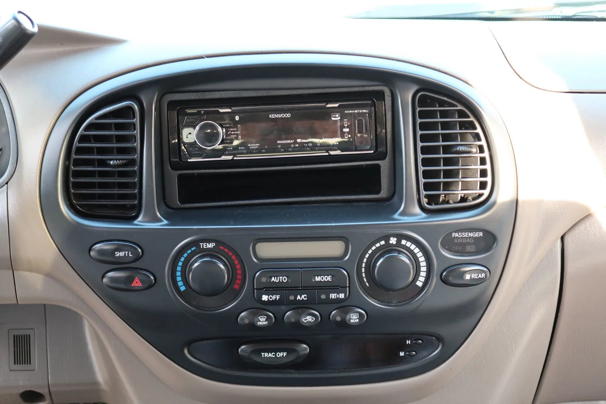 Used 2006 Toyota Sequoia SR5 RWD image 23