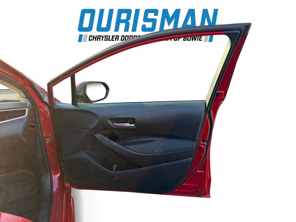 Used 2021 Toyota Corolla LE image 16