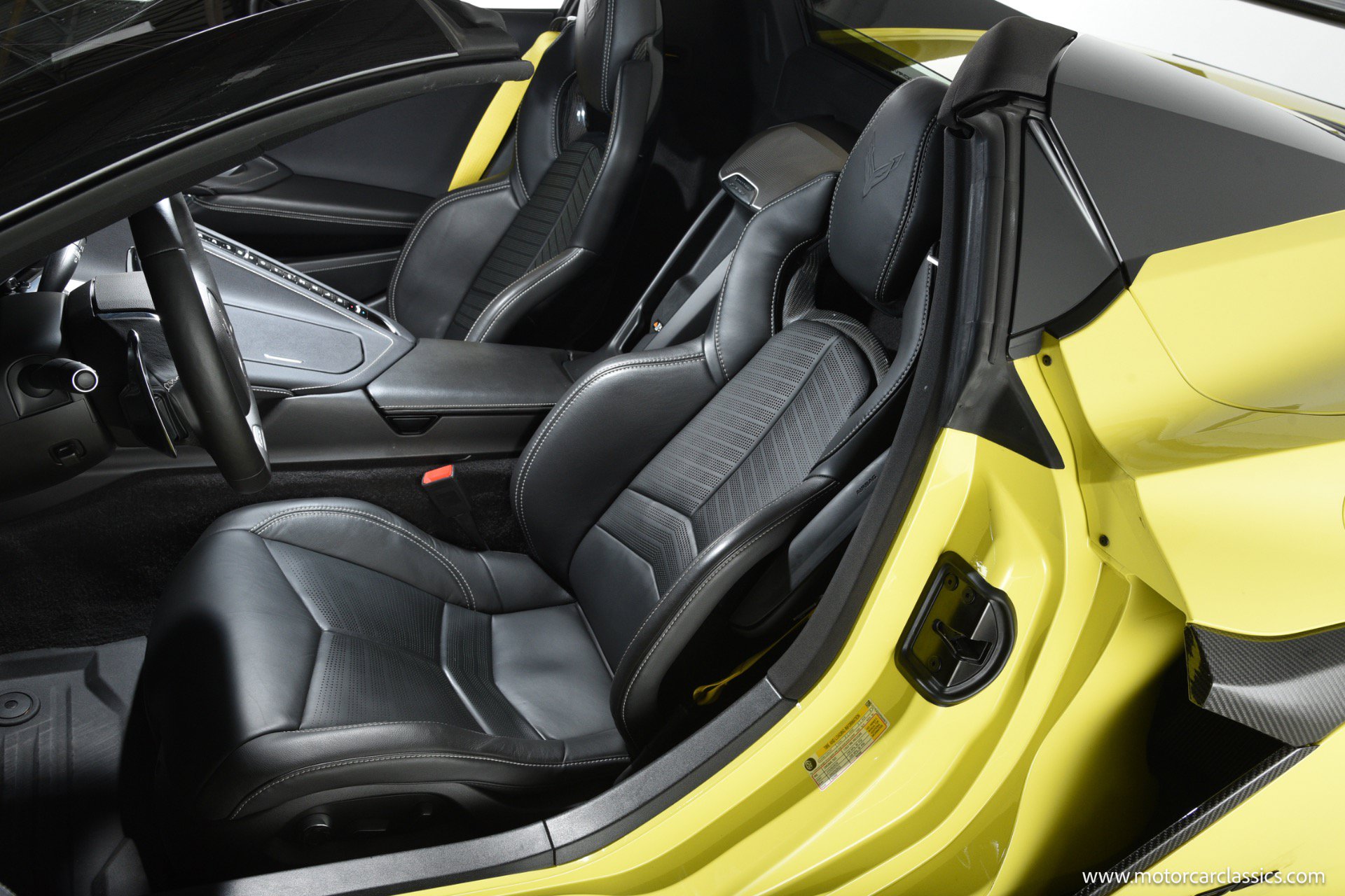 Used 2024 Chevrolet Corvette Z06 RWD image 30