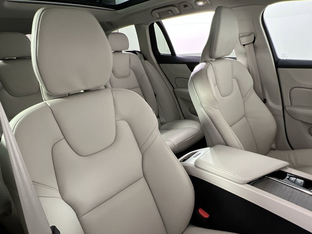 Certified 2024 Volvo V60 B5 Cross Country Plus w/ Protection Package Premier image 25