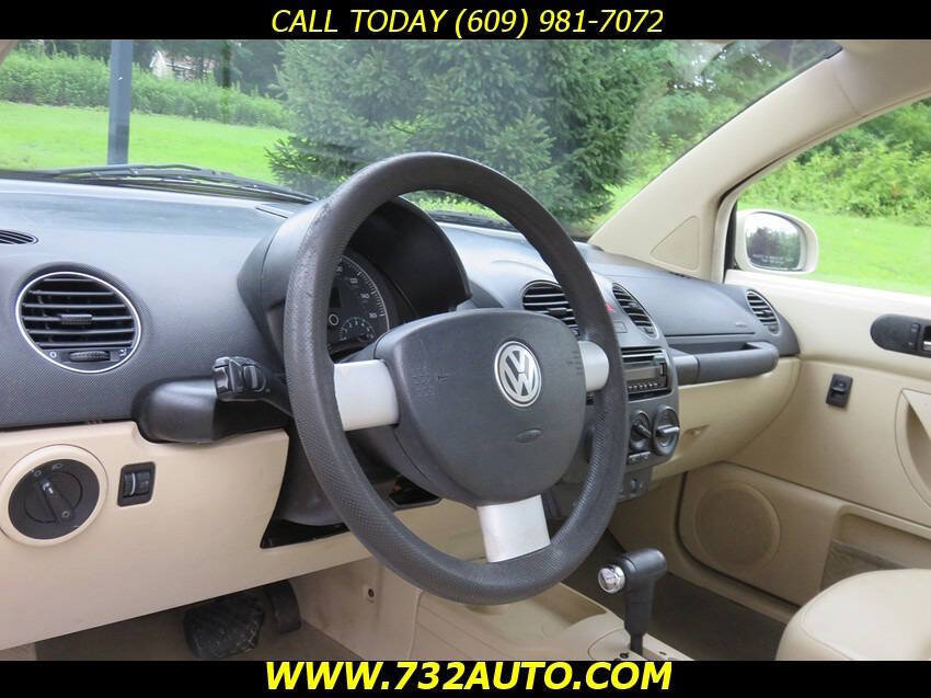 Used 2008 Volkswagen Beetle SE FWD image 23