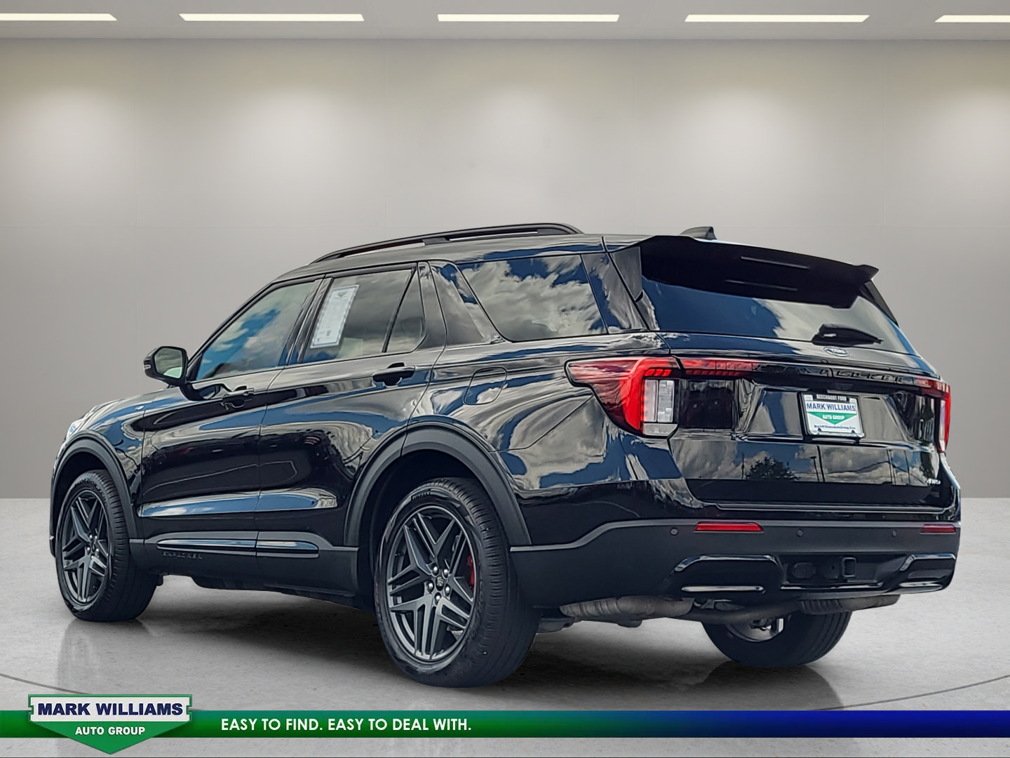 Used 2025 Ford Explorer ST-Line w/ Premium Package AWD/4WD image 6