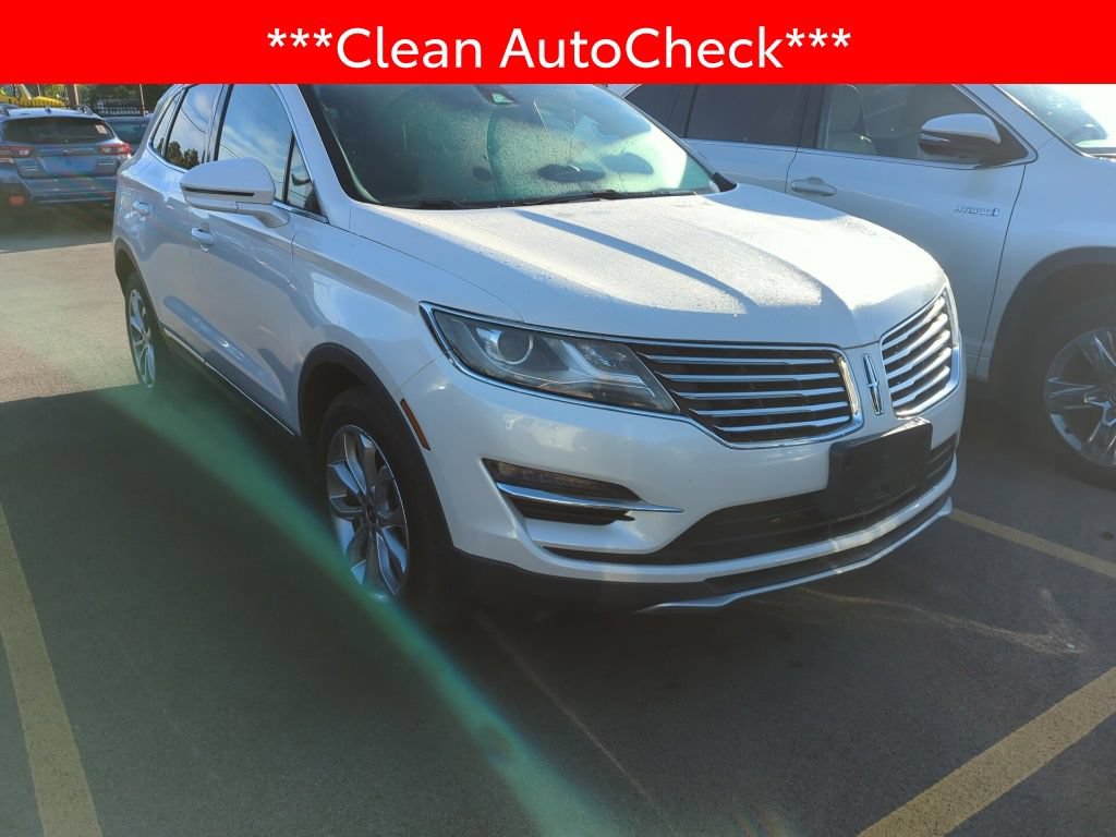 Used 2017 Lincoln MKC Select w/ Select Plus Package AWD/4WD image 3