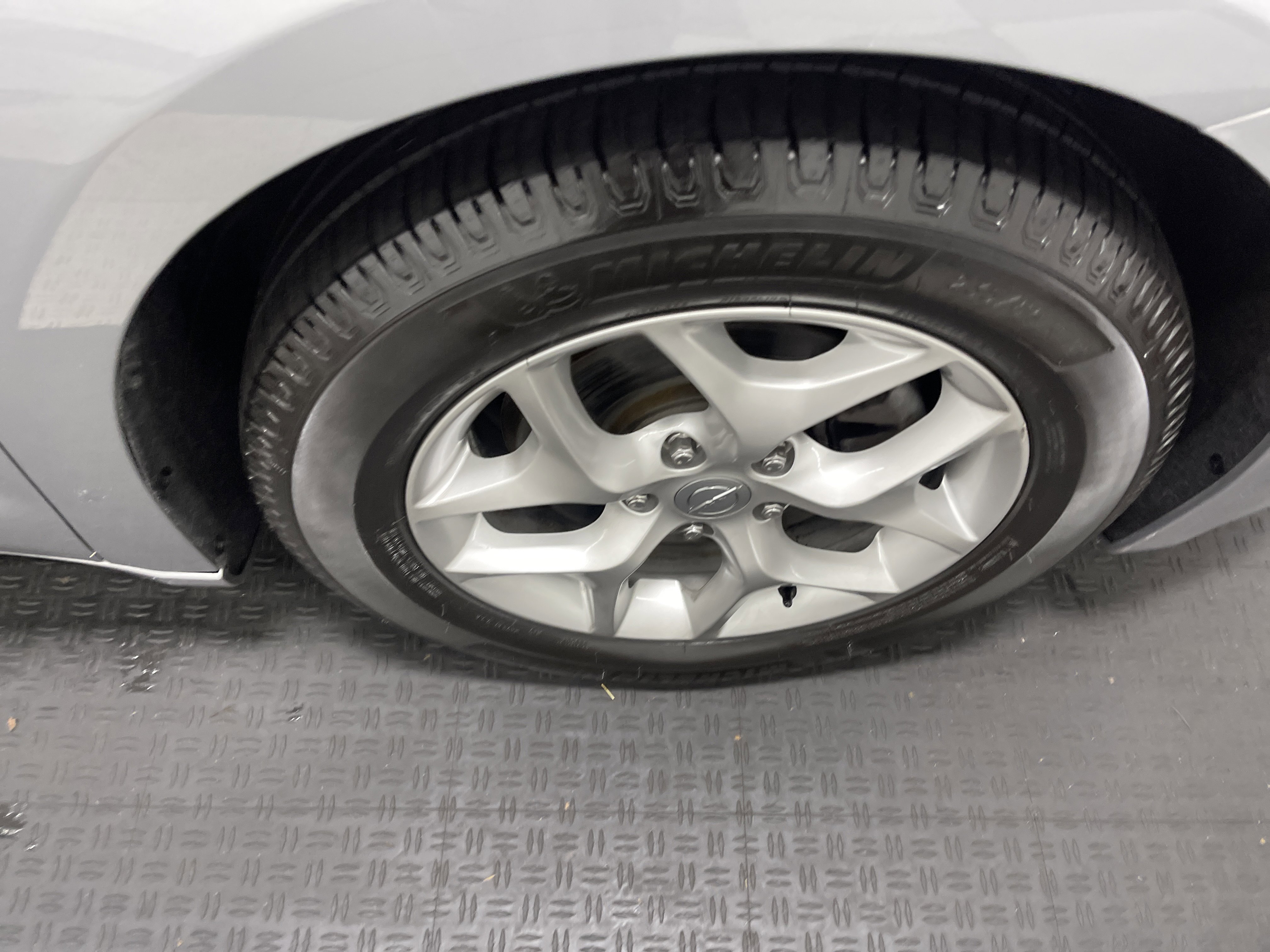 Used 2019 Chrysler Pacifica Touring Plus w/ Tire & Wheel Group image 25