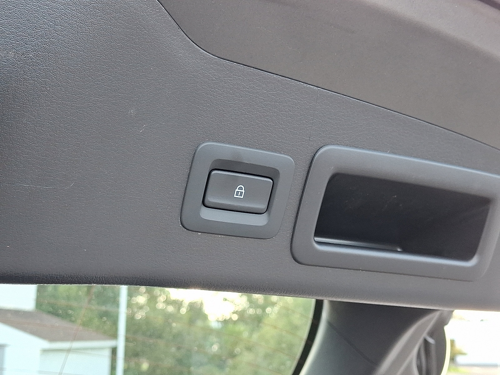 Used 2023 MAZDA MAZDA3 s image 28