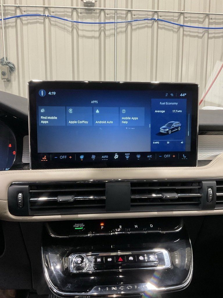 Used 2025 Lincoln Corsair FWD w/ Equipment Group 101A image 17