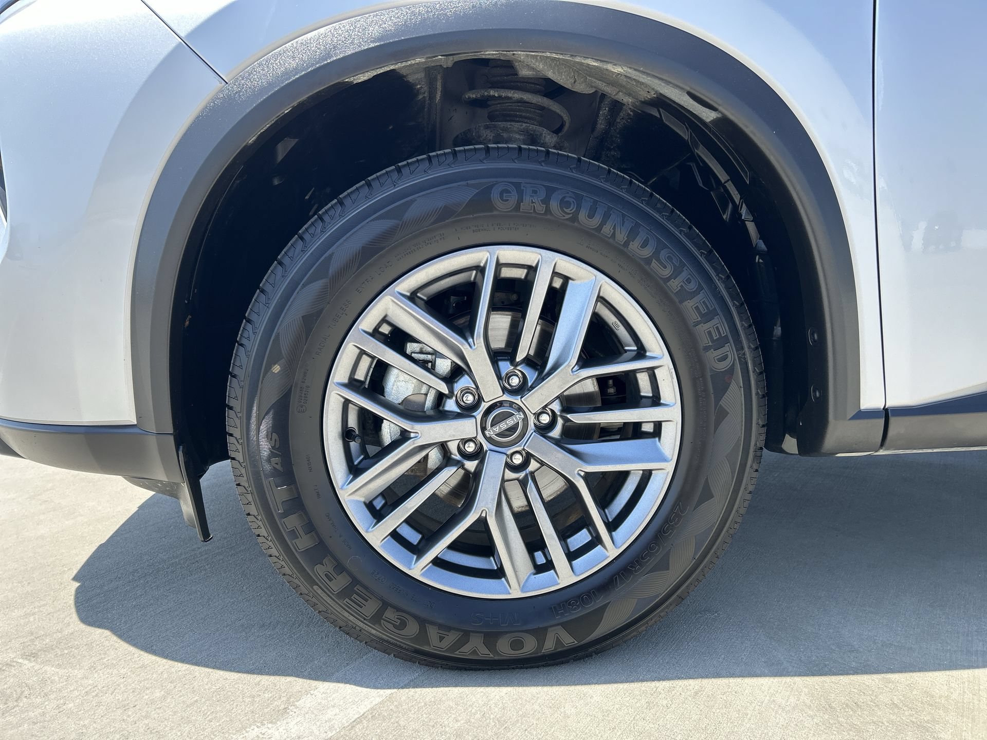 Used 2024 Nissan Rogue S AWD/4WD image 18