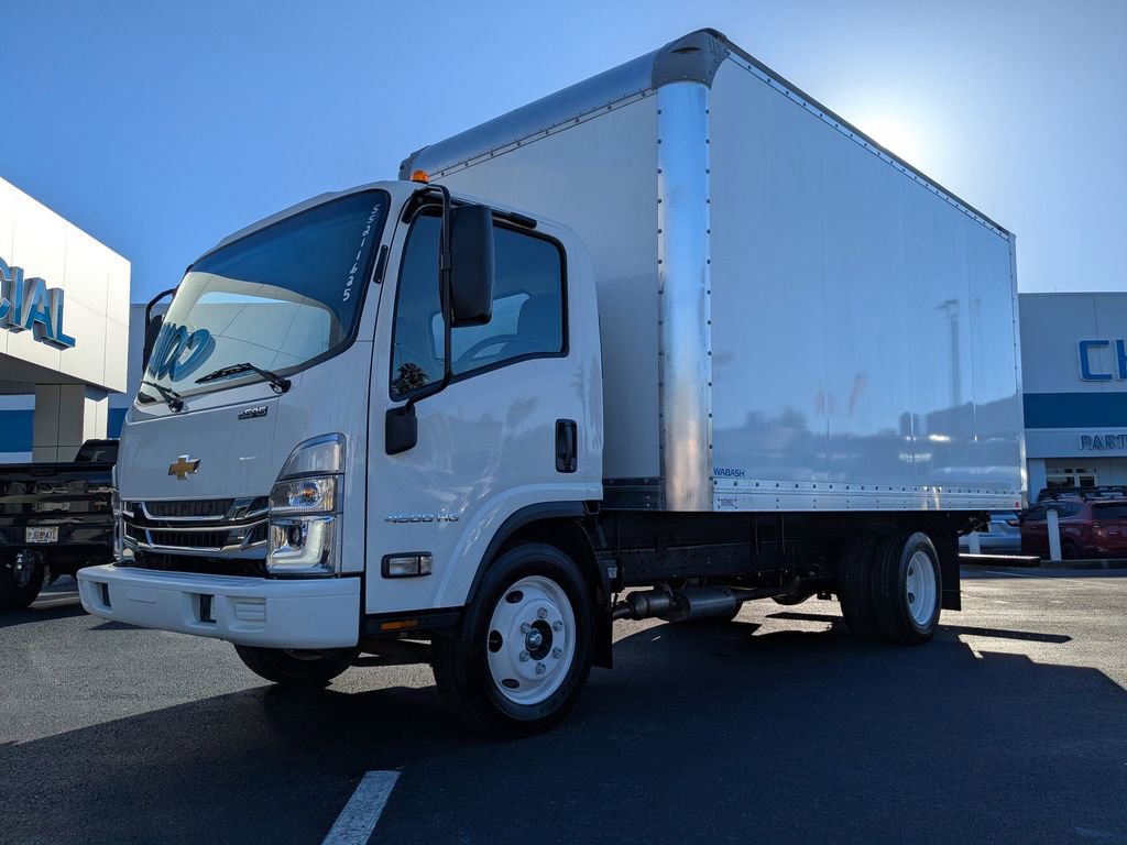 New 2025 Chevrolet Low Cab Forward image 9