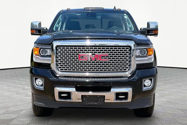 Used 2015 GMC Sierra 2500 Denali w/ Duramax Plus Package AWD/4WD image 2