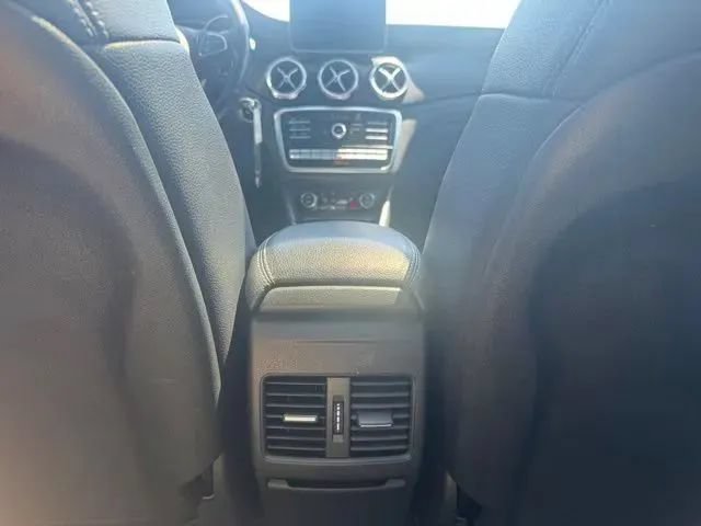 Used 2021 Mercedes-Benz GLA 250 4MATIC image 16