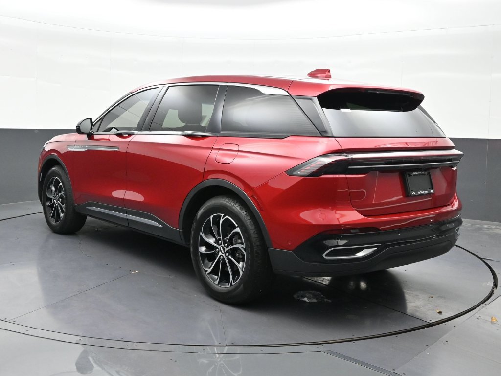 Used 2024 Lincoln Nautilus Premier AWD/4WD image 3
