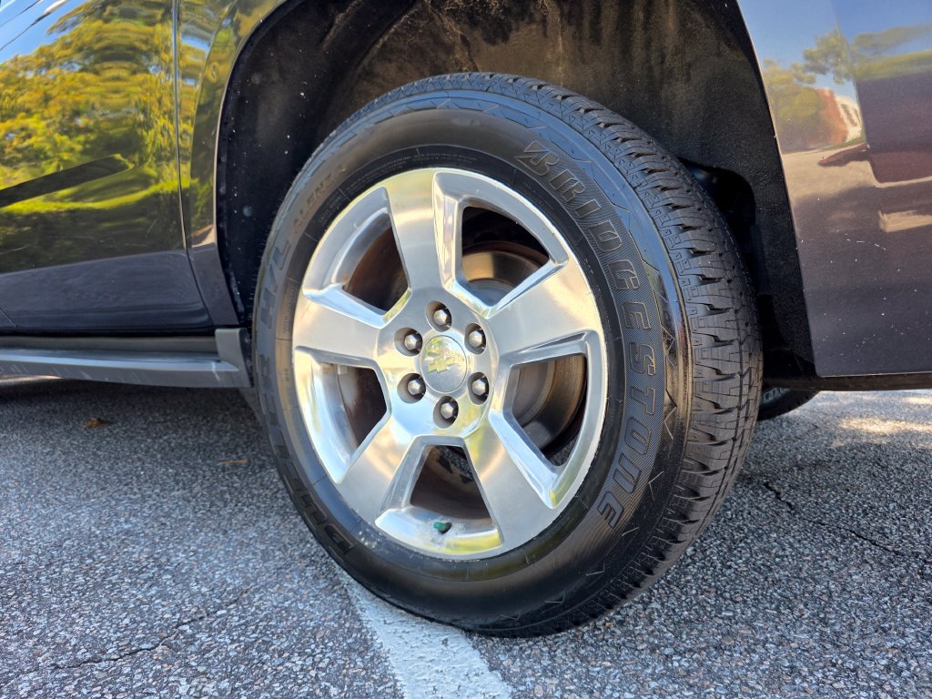 Used 2015 Chevrolet Suburban LT RWD image 32