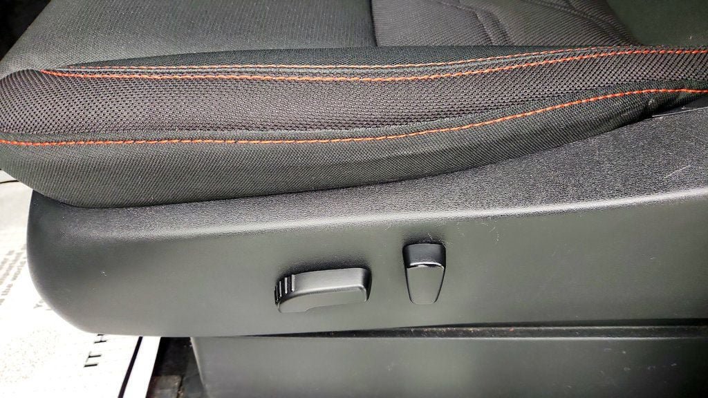 Used 2023 Nissan Frontier PRO-4X w/ Pro Convenience Package AWD/4WD image 11