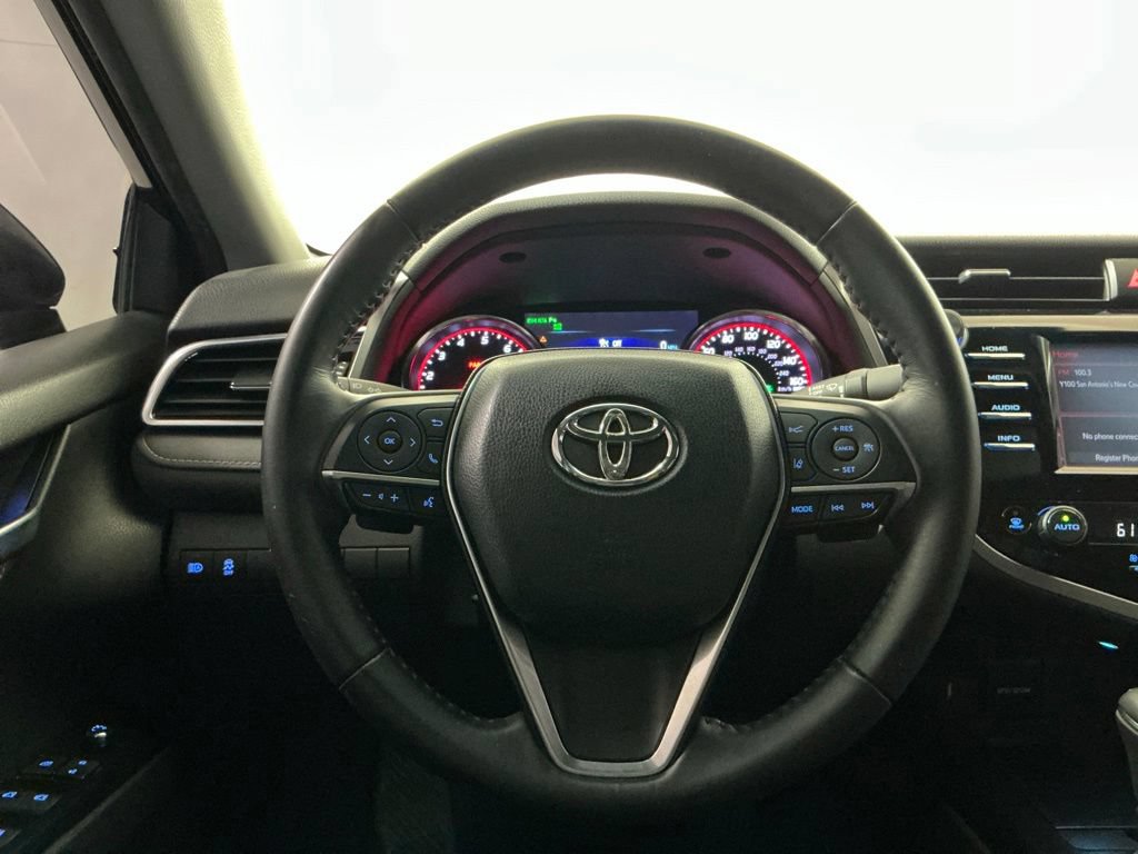 Used 2018 Toyota Camry XSE FWD image 16