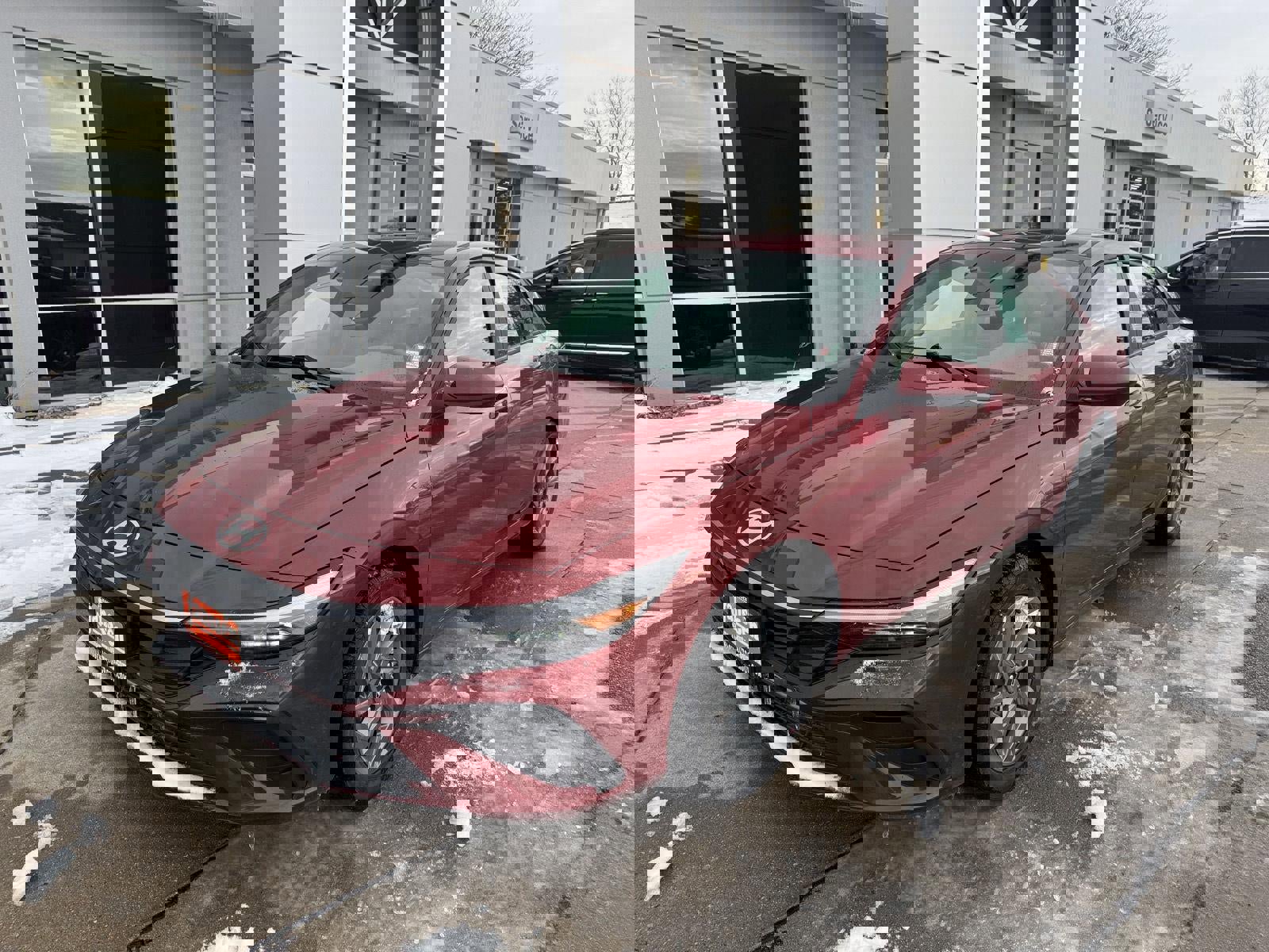 Used 2024 Hyundai Elantra SEL image 2