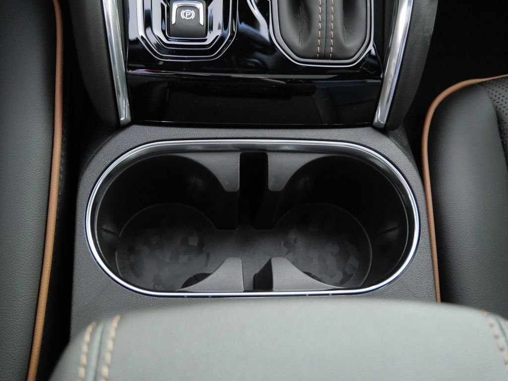 New 2026 GMC Canyon AT4 w/ Technology Plus Package AWD/4WD image 16