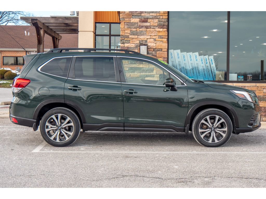 Used 2022 Subaru Forester Limited image 2