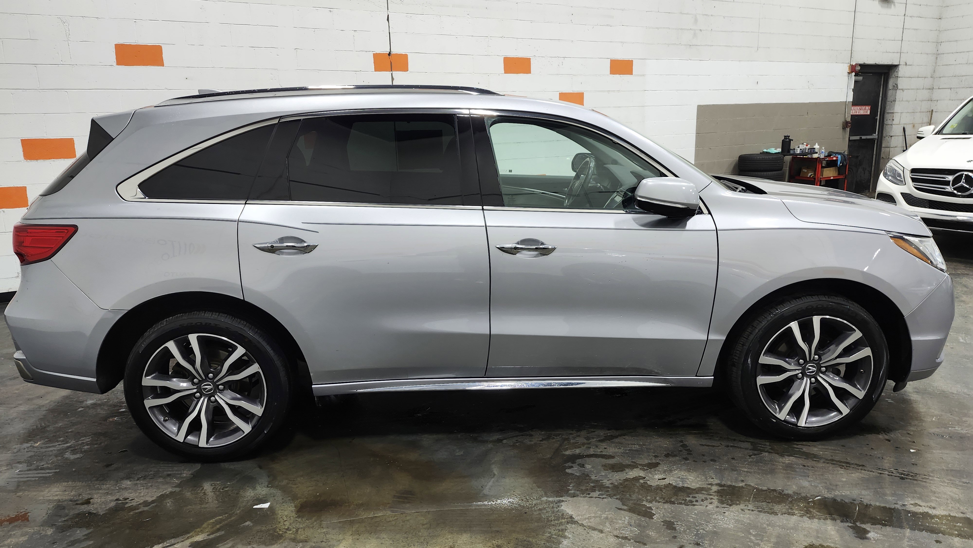 Used 2020 Acura MDX SH-AWD w/ Advance Package image 19