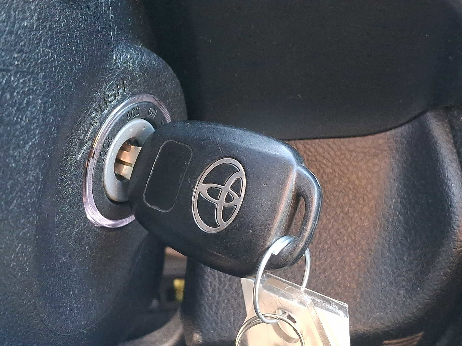 Used 2012 Toyota Camry SE image 24