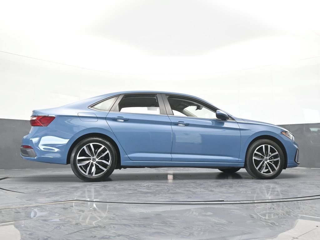 Used 2025 Volkswagen Jetta SE FWD image 58