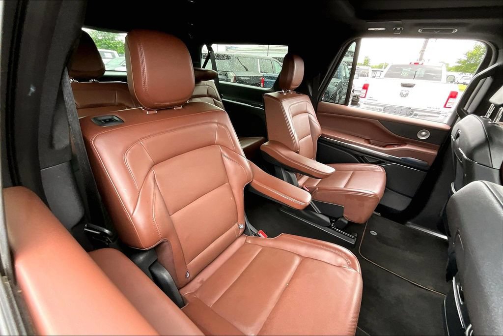 Used 2025 Lincoln Navigator L Reserve AWD/4WD image 26